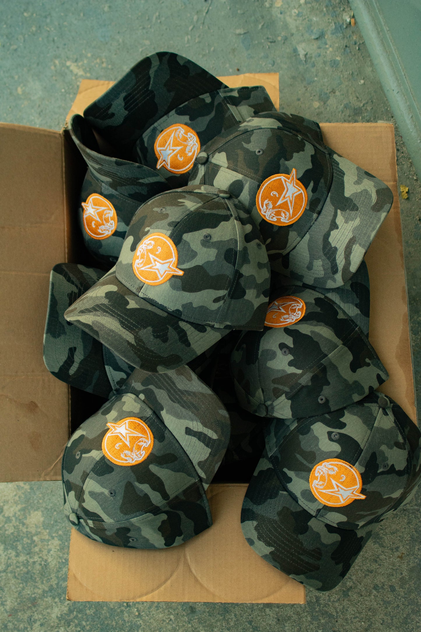 CAP ORANGE CAMMO