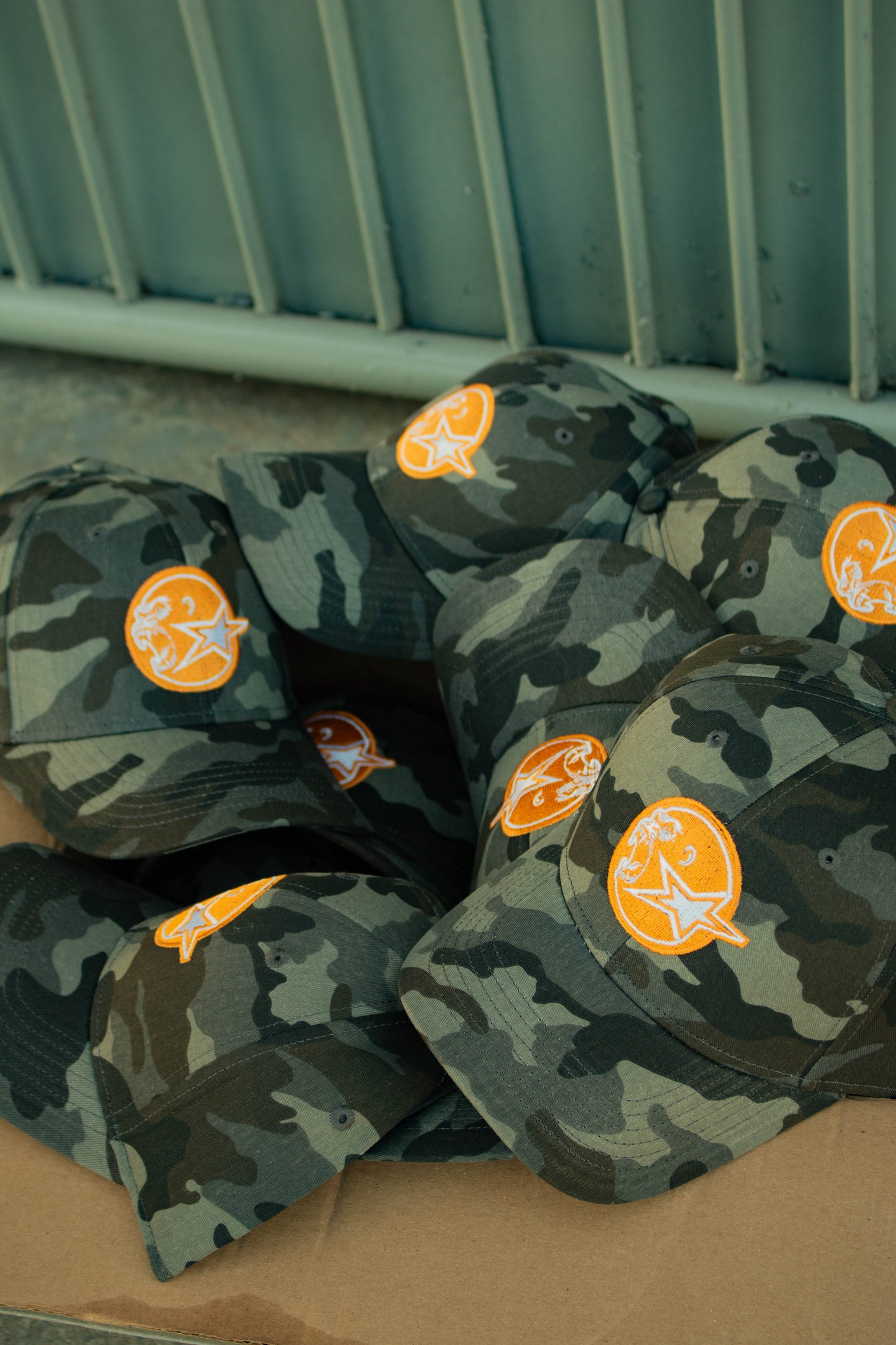 CAP ORANGE CAMMO
